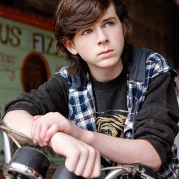 ❌️SOLD❌️: Roaring Lion Sweatshirt - Picture 5 of 6